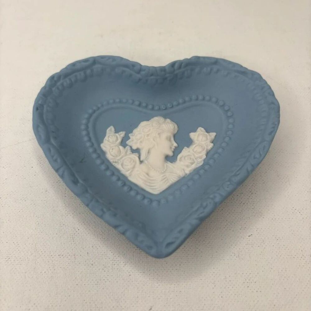 Vintage Crown Accents Faux Jasperware Heart Trinket Dish Blue & White Cameo